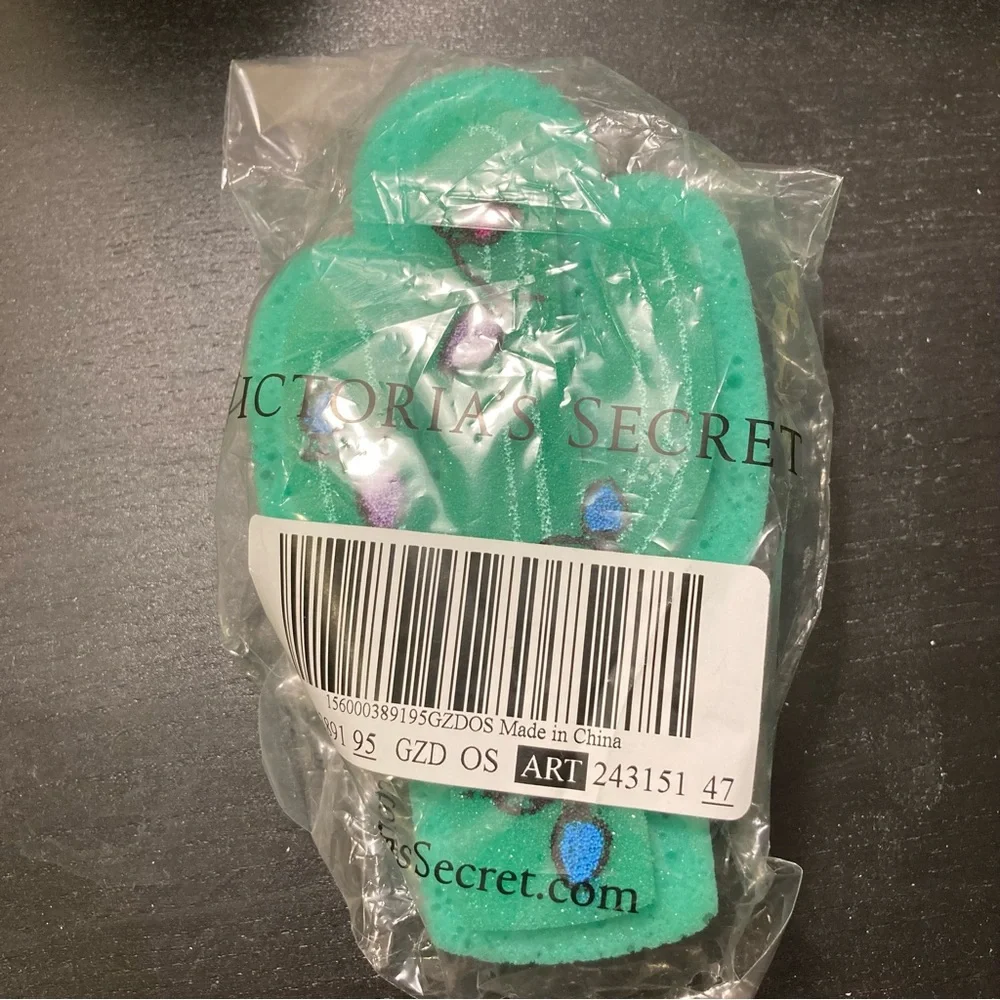 Pink Victoria’s Secret Cactus Loofah Bath  Sponge NIP